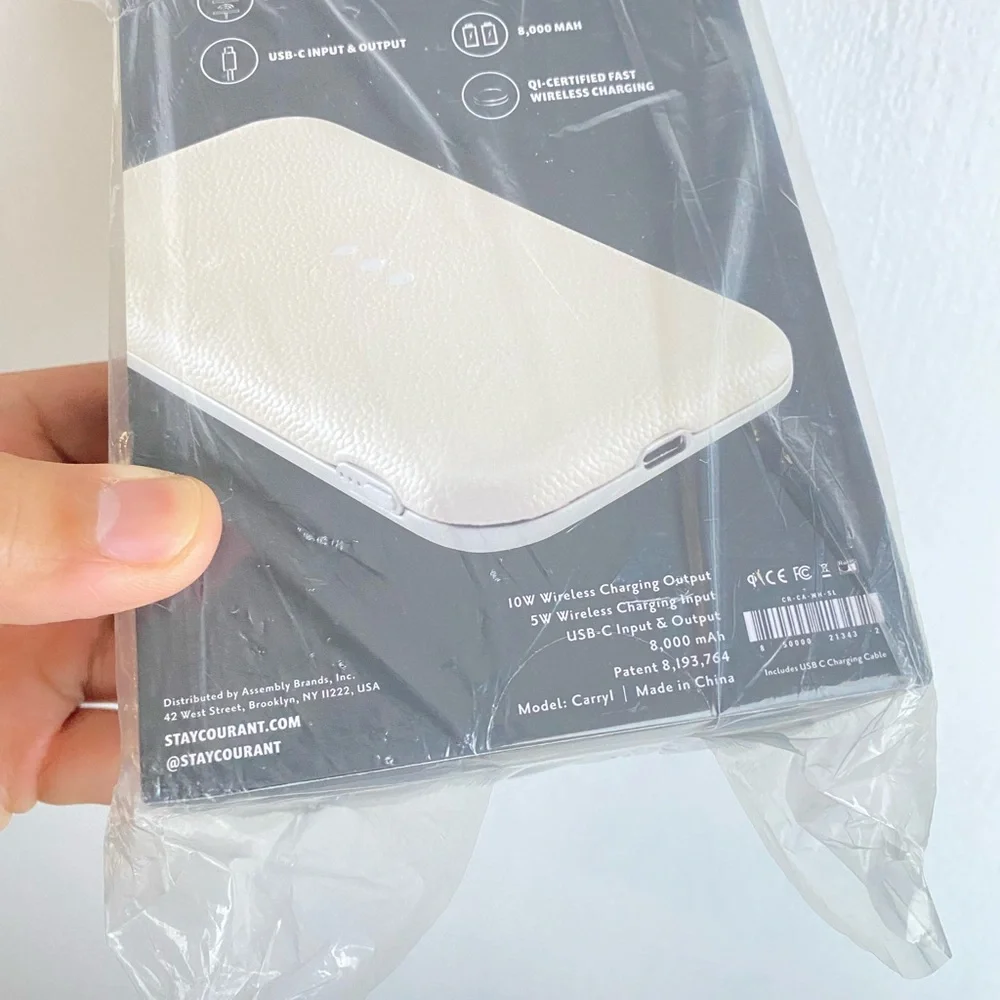 Courant Carry Wireless Charging Power Bank for Phones Color Bone